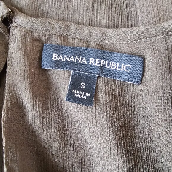 Banana Republic Ruched Pintuck Smocked Sleeveless Blouse Top, S, Olive - Picture 6 of 9